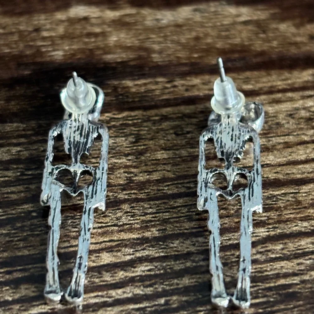 Silver Skeleton Drop Earrings Moveable Head Gothic Halloween Jewelry